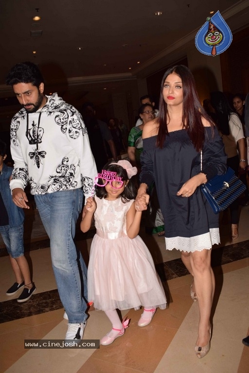 Aaradhya Bachchan Birthday Photos - 6 / 9 photos