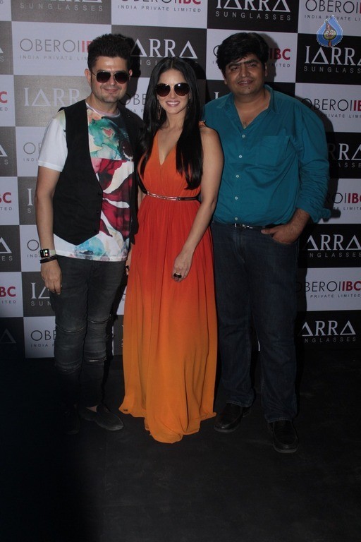 AD Shoot Of Larpa Sunglasses With Sunny Leone - 7 / 20 photos