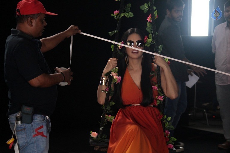 AD Shoot Of Larpa Sunglasses With Sunny Leone - 8 / 20 photos