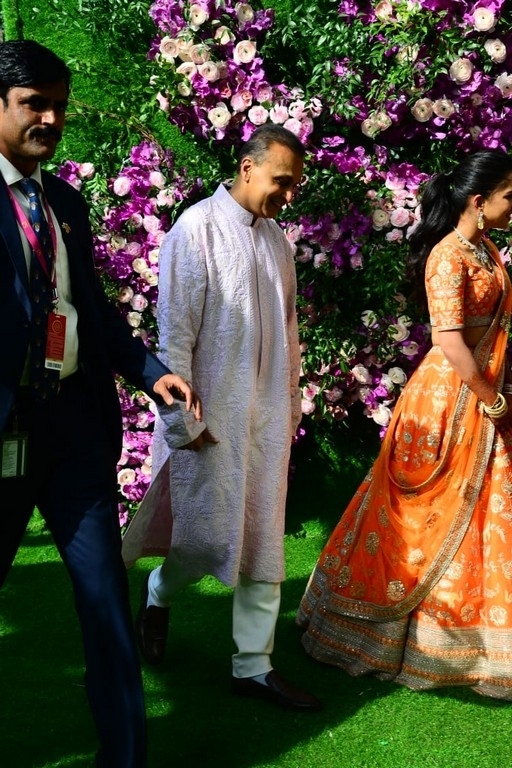 Akash Ambani and Shloka Mehta Wedding Reception - 26 / 38 photos