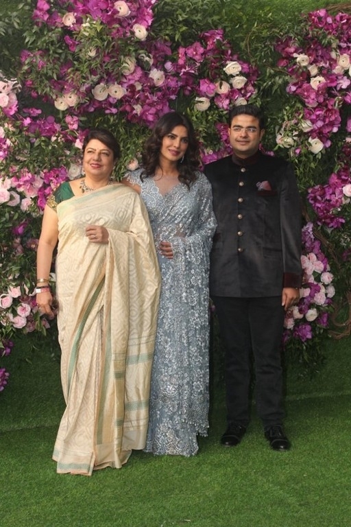 Akash Ambani and Shloka Mehta Wedding Reception Photos - 35 / 40 photos