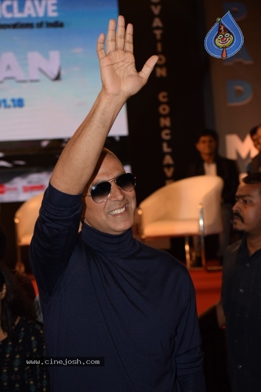 Akshay And Sonam Promote Pad Man - 8 / 21 photos