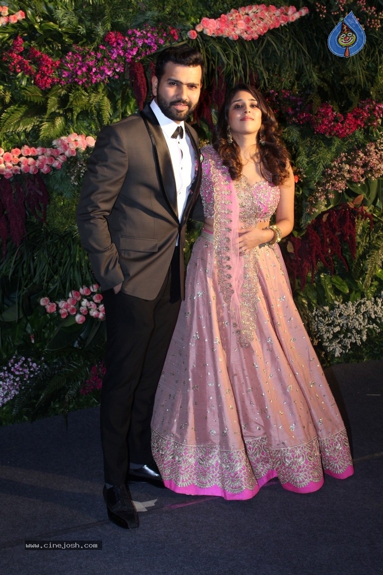 Anushka And Virat Wedding Celebration In Mumbai Set 2 - 3 / 84 photos