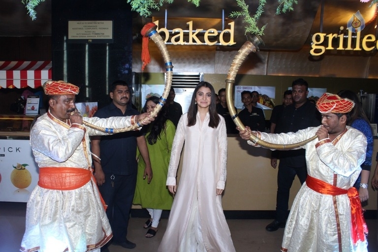 Anushka Sharma Launches Jab Harry Met Sejal Film Trailer - 4 / 41 photos