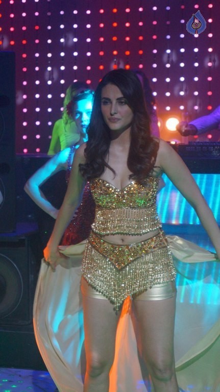 B Positive Film Item Song Shoot - 7 / 37 photos