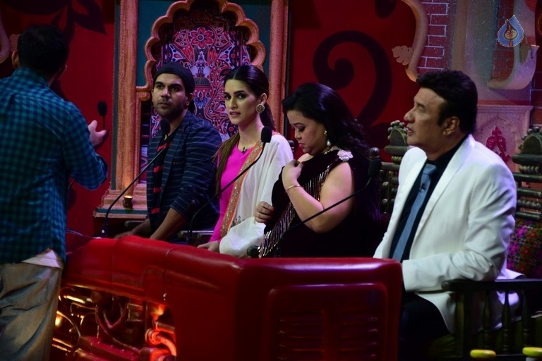 Bareilly Ki Barfi Team at TV Comedy Dangal - 16 / 41 photos