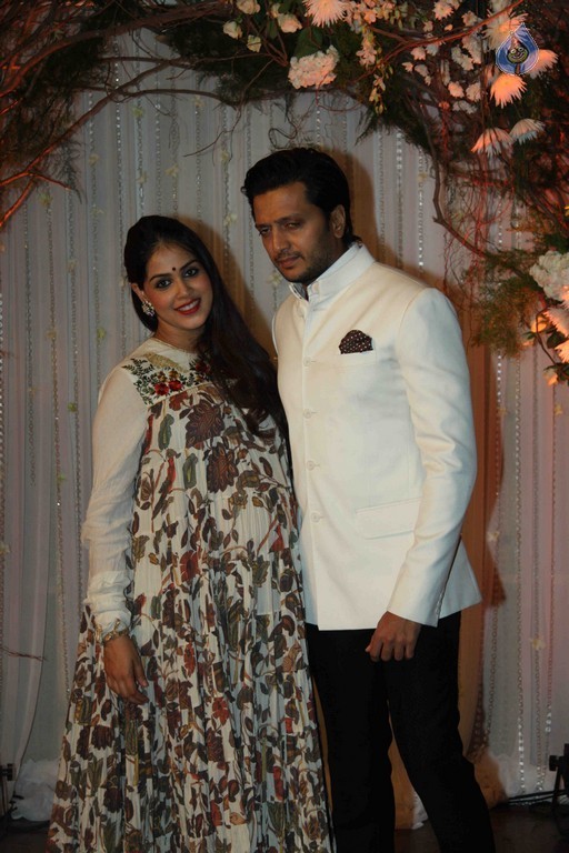 Bipasha Basu Wedding Reception Photos 2 - 21 / 60 photos