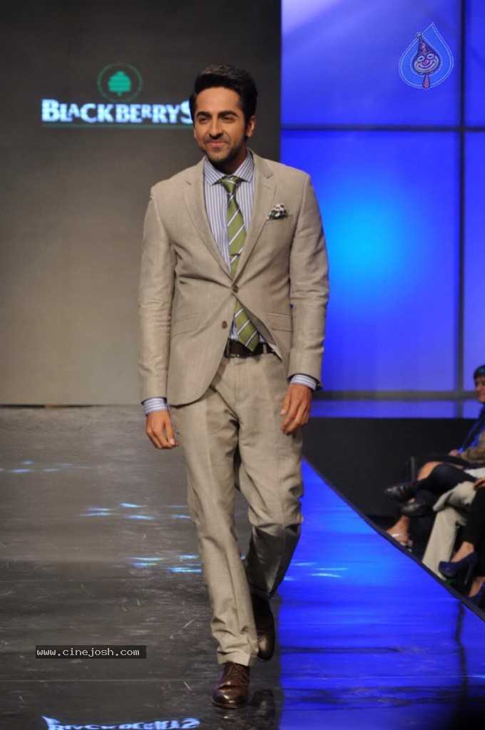 Blackberrys Spring Summer Collection Fashion Show - 2 / 39 photos