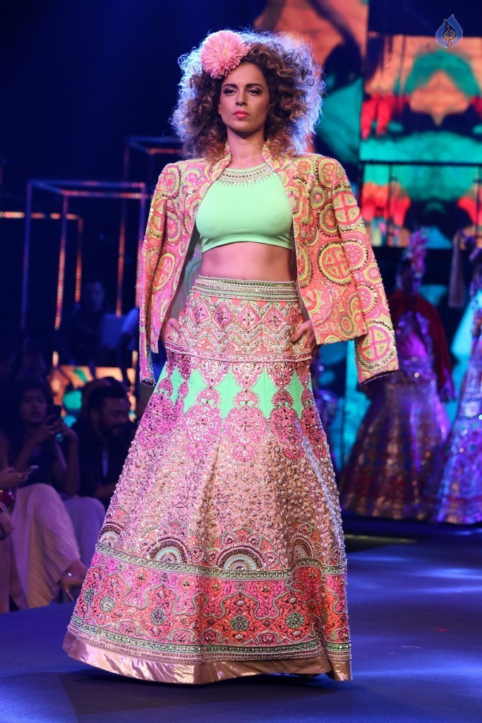 Blenders Pride Fashion Tour 2016 Photos - 12 / 36 photos