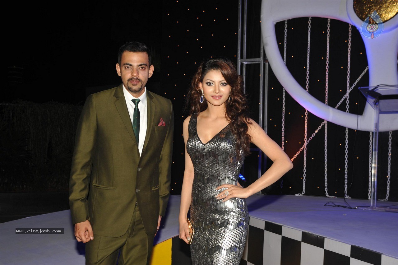 Bolly Celebs at 7th TopGear Awards  - 18 / 50 photos