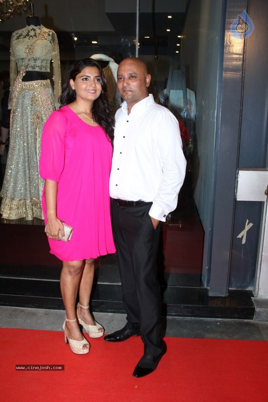 Bolly Celebs at Amy Billimoria's Store Launch - 65 / 95 photos