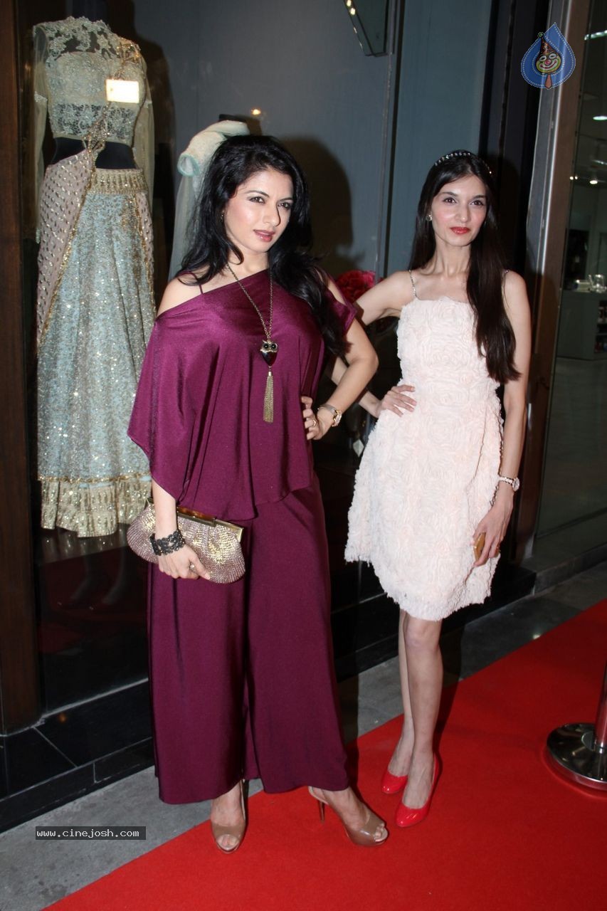 Bolly Celebs at Amy Billimoria's Store Launch - 76 / 95 photos
