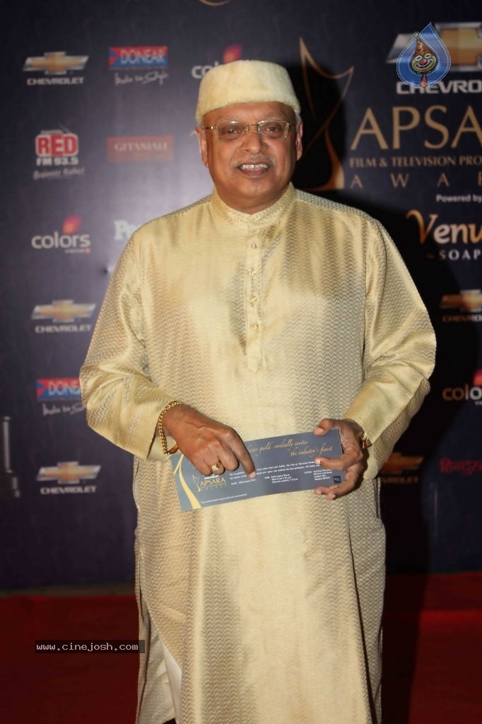 Bolly Celebs at Apsara Awards- 02 - 9 / 104 photos