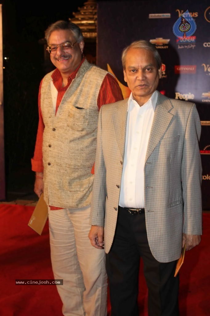Bolly Celebs at Apsara Awards- 02 - 52 / 104 photos