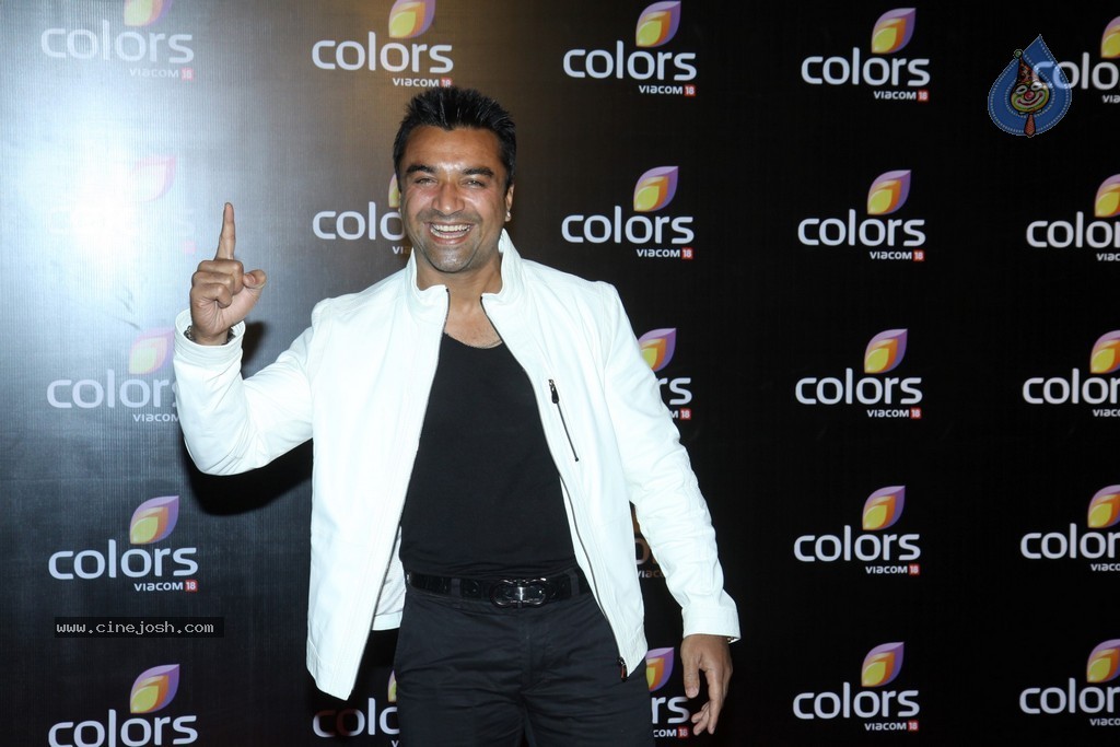 Bolly Celebs at IAA Awards n COLORS Channel Party - 7 / 70 photos