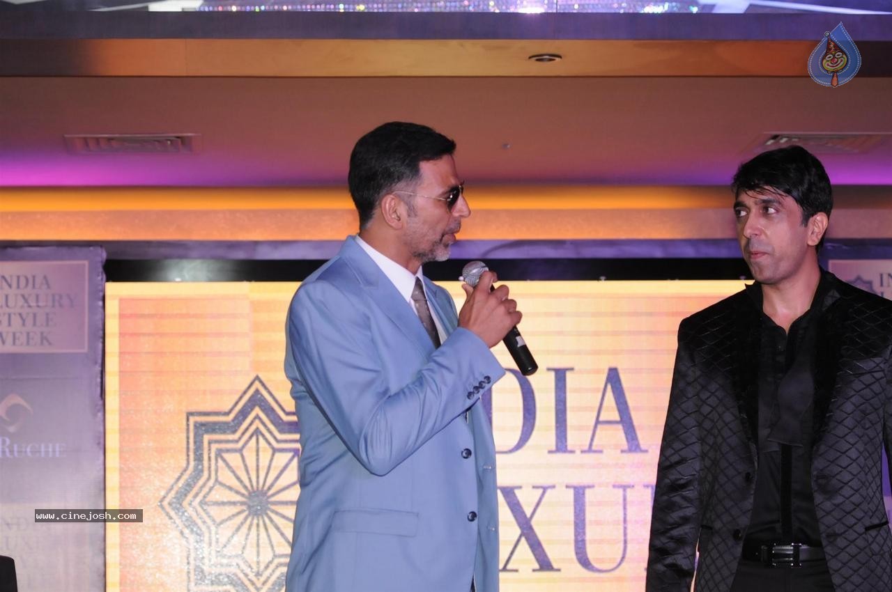 Bolly Celebs at India Luxury Style Week 2015 Event - 15 / 116 photos