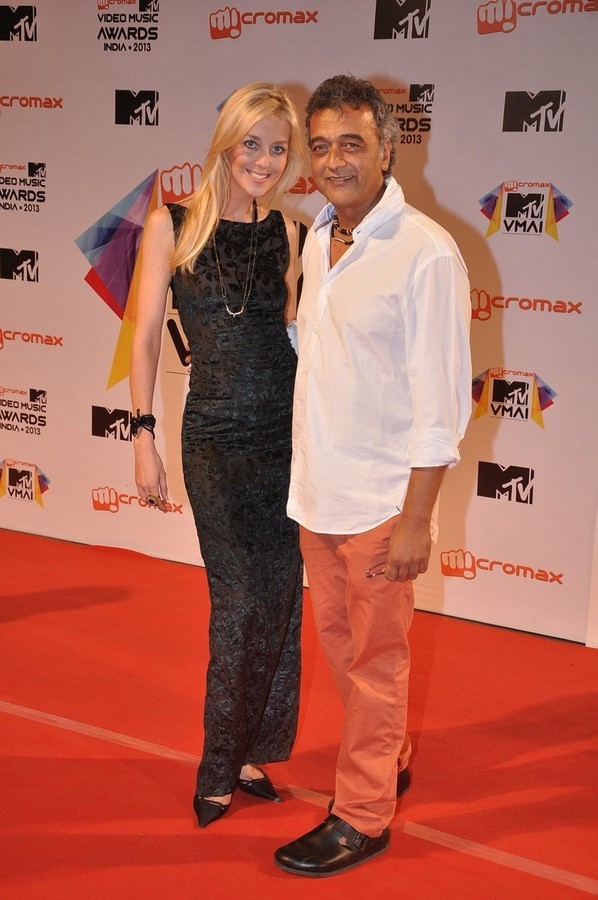 Bolly Celebs at MTV Video Music Awards  - 31 / 150 photos