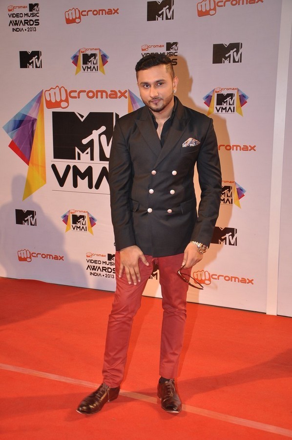 Bolly Celebs at MTV Video Music Awards  - 68 / 150 photos