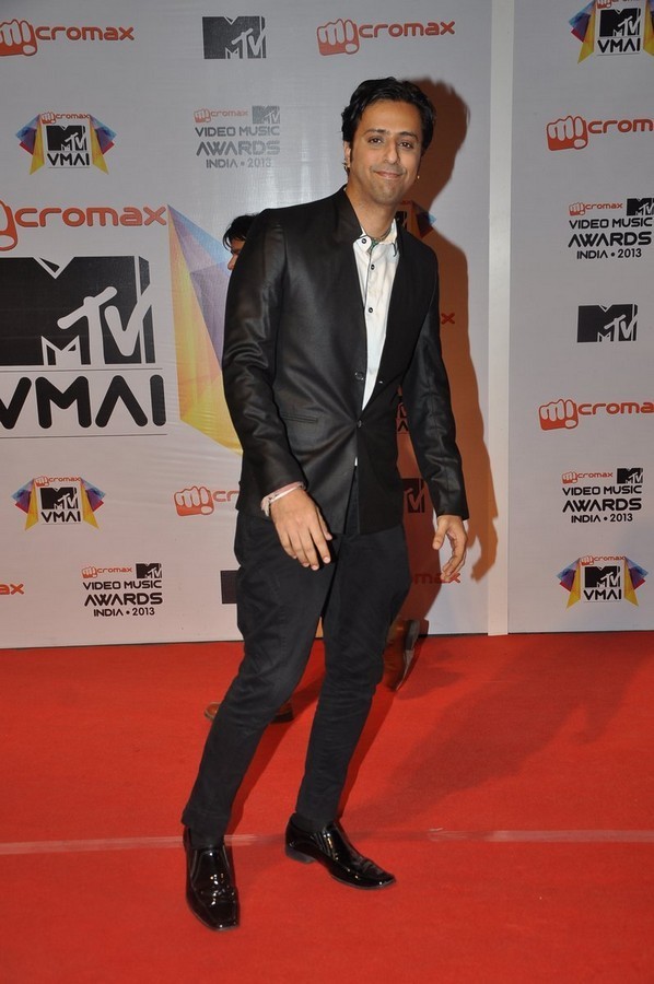 Bolly Celebs at MTV Video Music Awards  - 111 / 150 photos