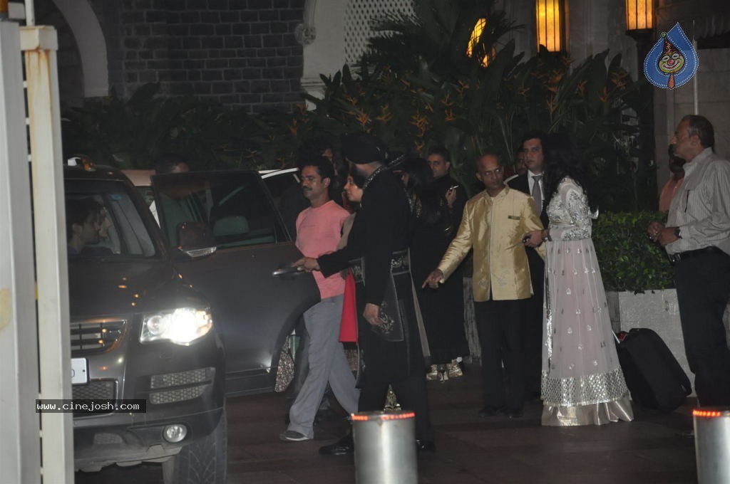 Bolly Celebs at Saif-Kareena Wedding Party - 3 / 80 photos