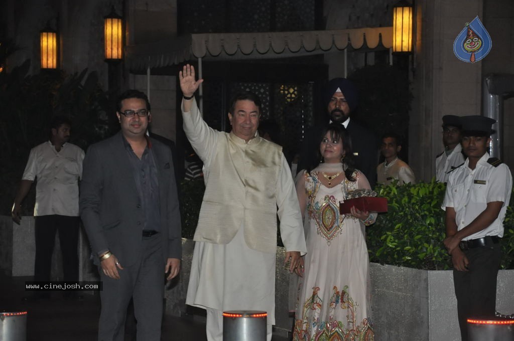 Bolly Celebs at Saif-Kareena Wedding Party - 11 / 80 photos