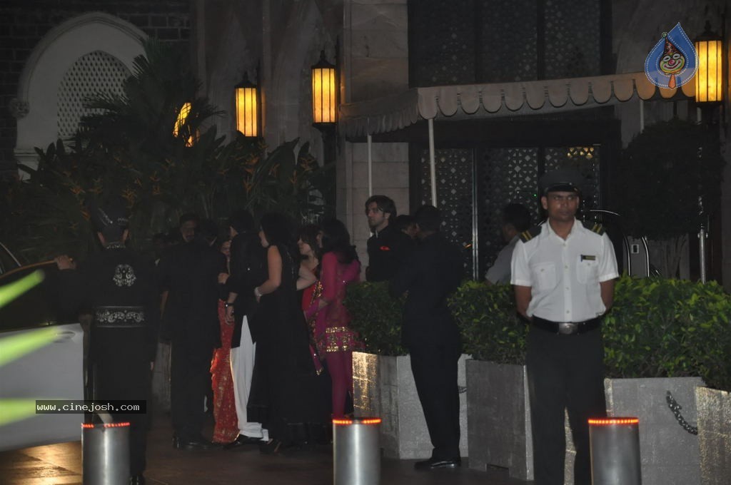Bolly Celebs at Saif-Kareena Wedding Party - 39 / 80 photos
