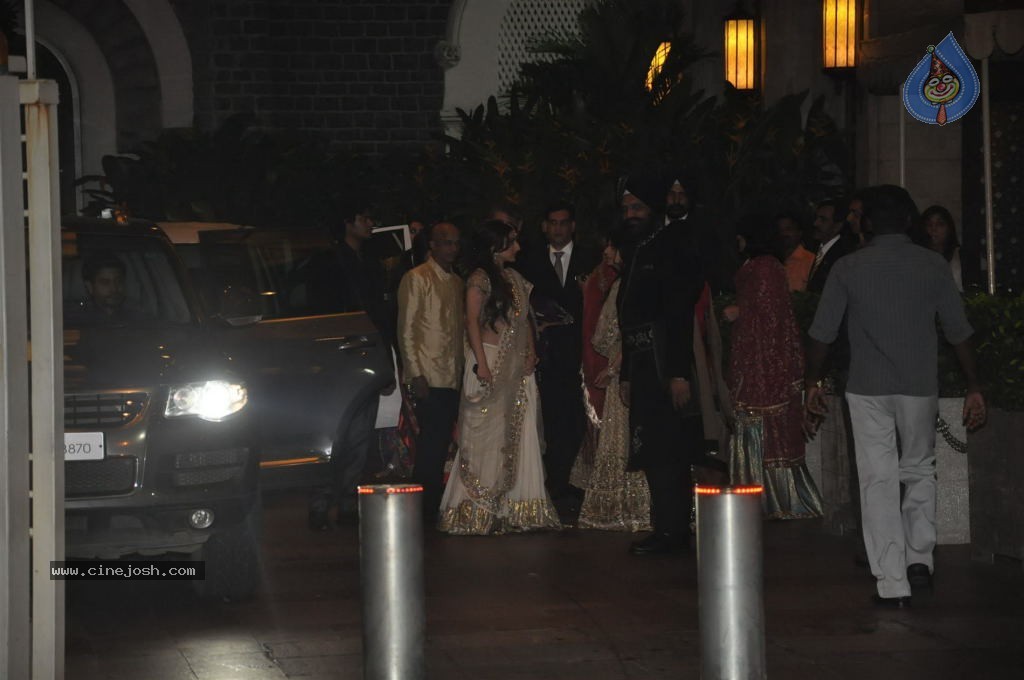 Bolly Celebs at Saif-Kareena Wedding Party - 77 / 80 photos
