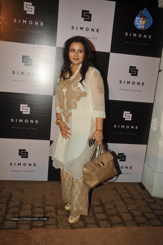 Bolly Celebs at Simone Store Launch - 10 / 89 photos