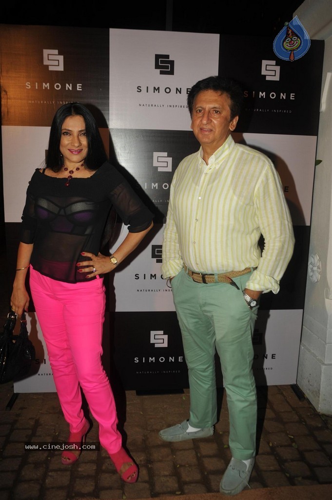 Bolly Celebs at Simone Store Launch - 19 / 89 photos