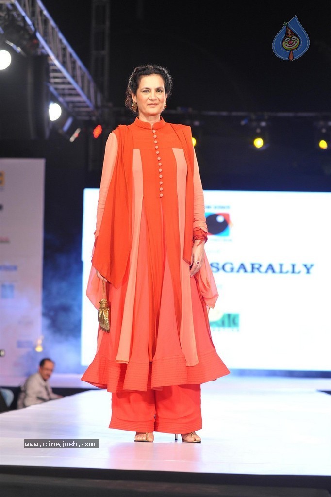 Bolly Celebs at Smile Foundation 5th Edition Charity Fashion Show - 13 / 228 photos