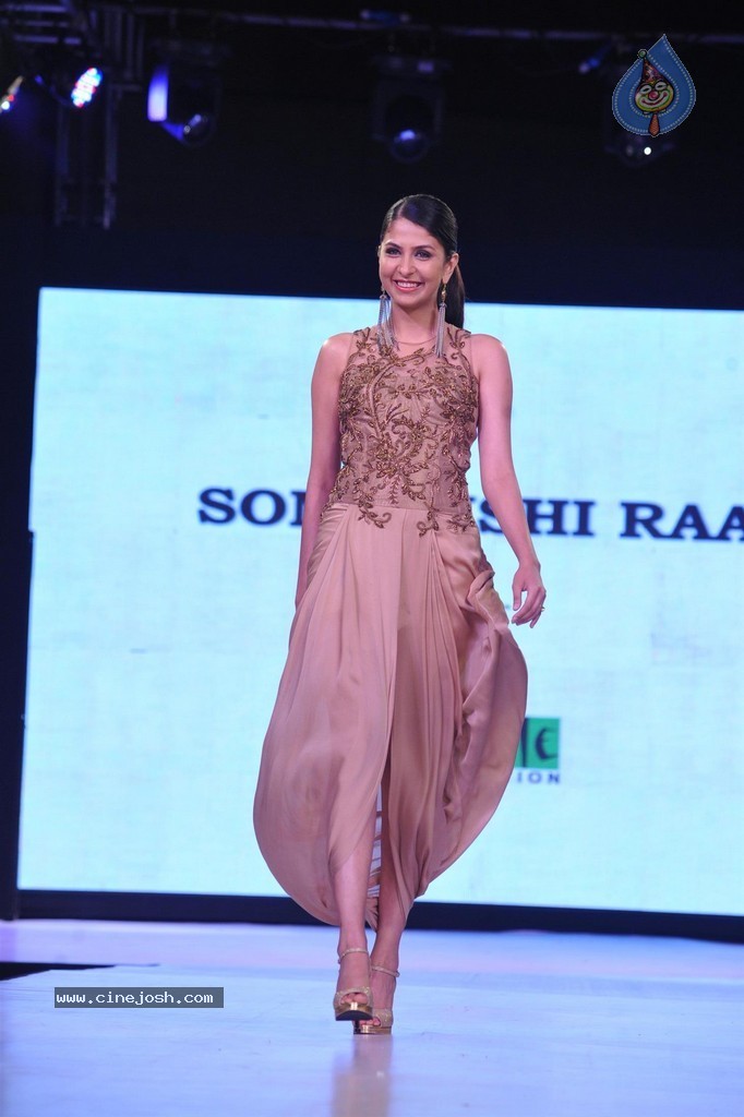 Bolly Celebs at Smile Foundation 5th Edition Charity Fashion Show - 156 / 228 photos
