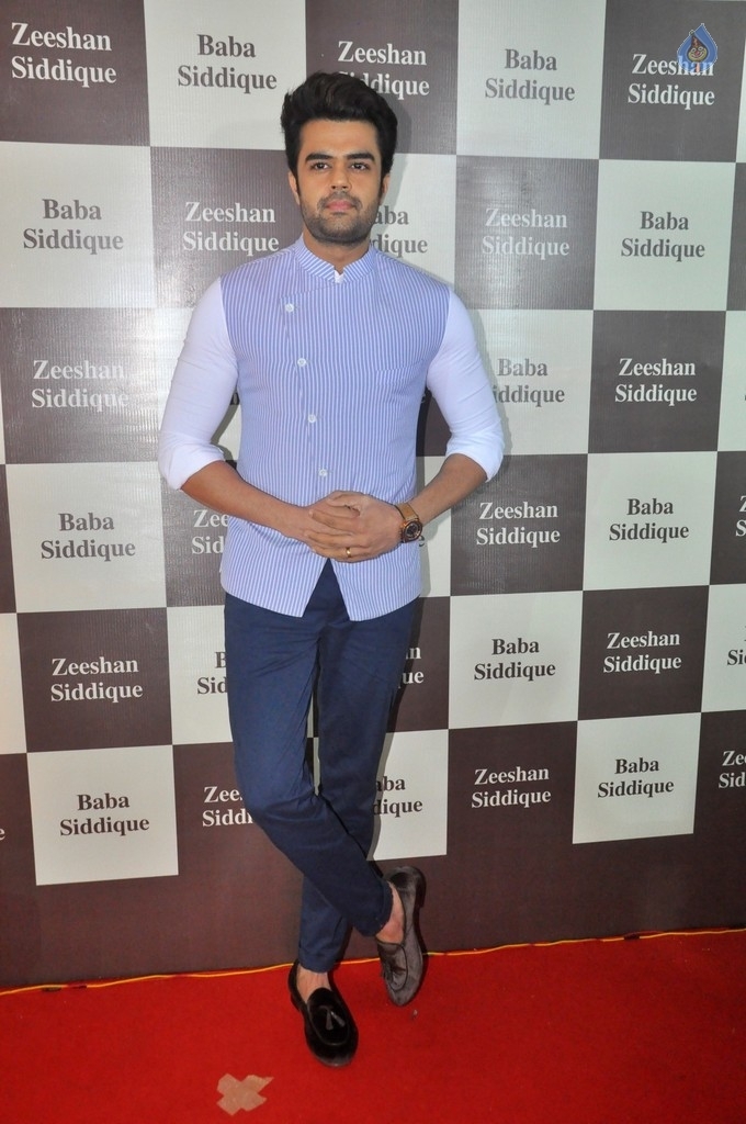 Bollywood Celebrities At Baba Siddique Iftar Party - 2 / 78 photos