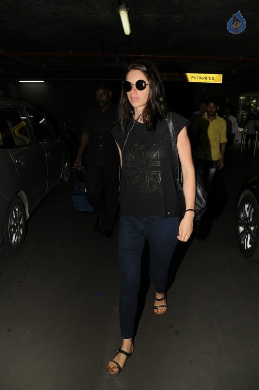 Bollywood Celebrities Spotted at Airport Images - 3 / 18 photos