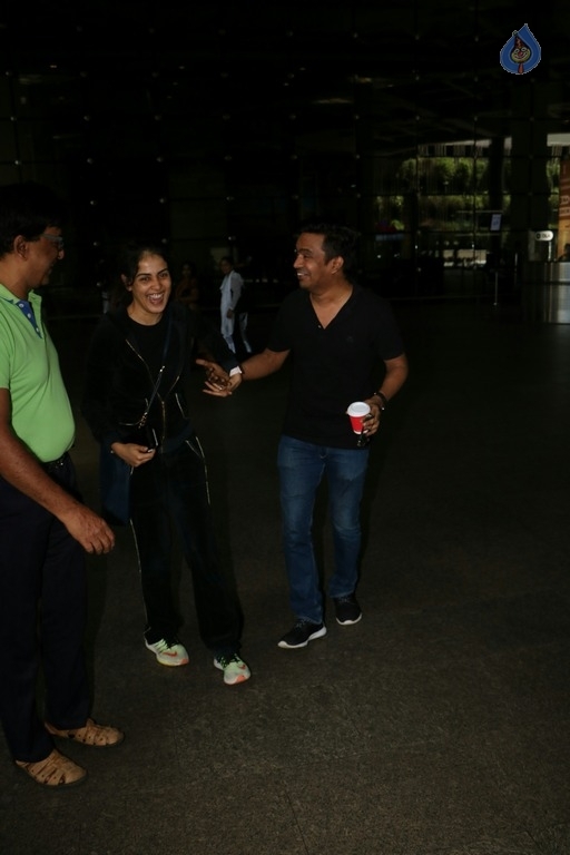 Bollywood Celebrities Spotted at Airport Images - 4 / 18 photos