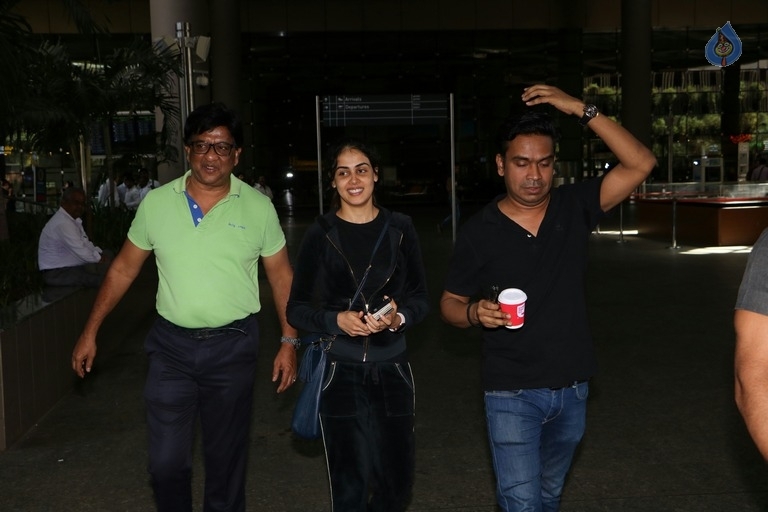 Bollywood Celebrities Spotted at Airport Images - 8 / 18 photos