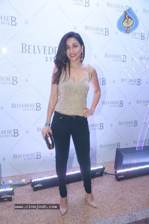 Bollywood Celebs At Belvedere Studio - 7 / 21 photos