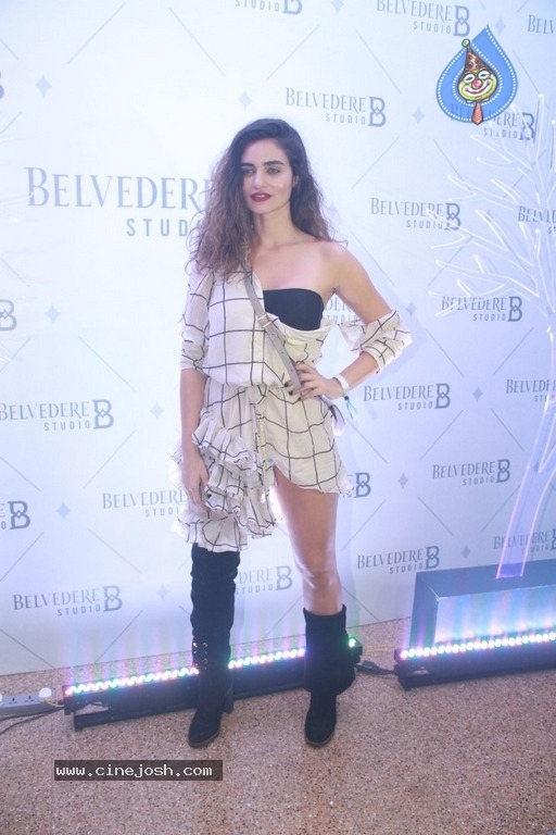 Bollywood Celebs At Belvedere Studio - 21 / 21 photos