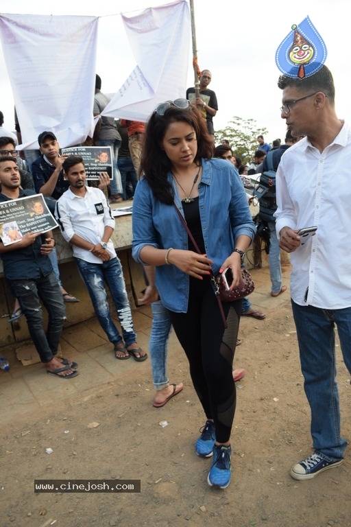 Bollywood Celebs Attend The Protest March - 17 / 21 photos