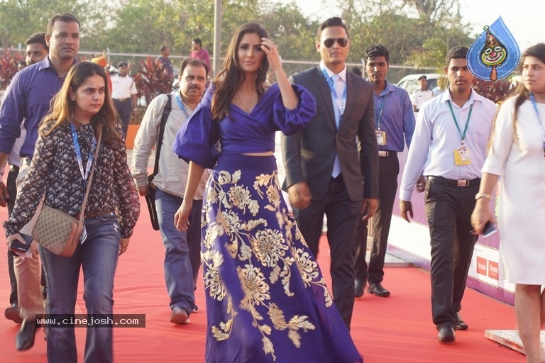 Bollywood Stars At IFFI 2017 Closing Ceremony - 19 / 19 photos