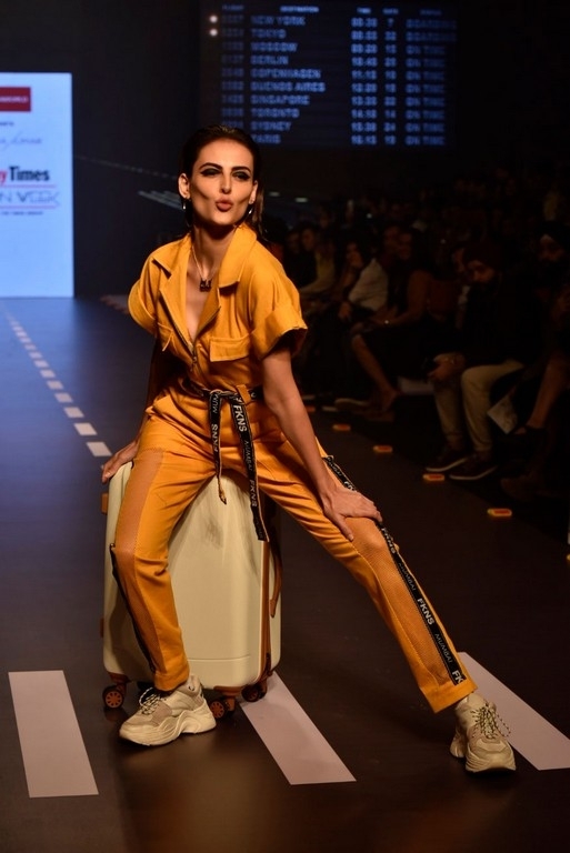 Bombay Times Fashion Week 2019 - 9 / 41 photos