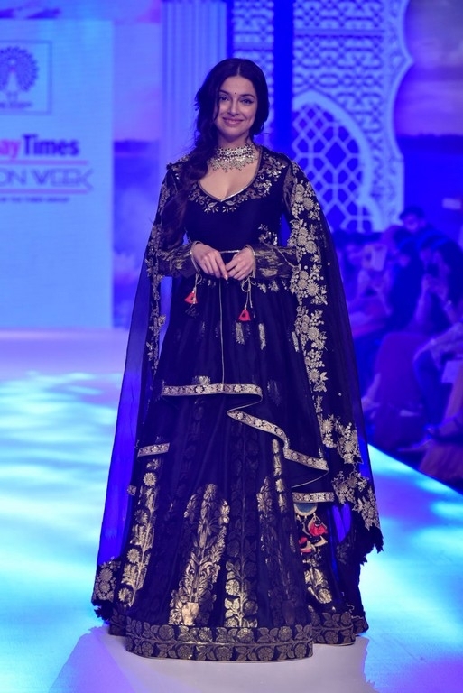 Bombay Times Fashion Week 2019 - 19 / 41 photos