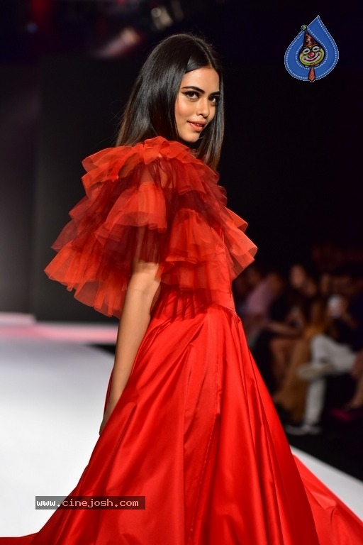 Bombay Times Fashion Week Photos - 13 / 89 photos