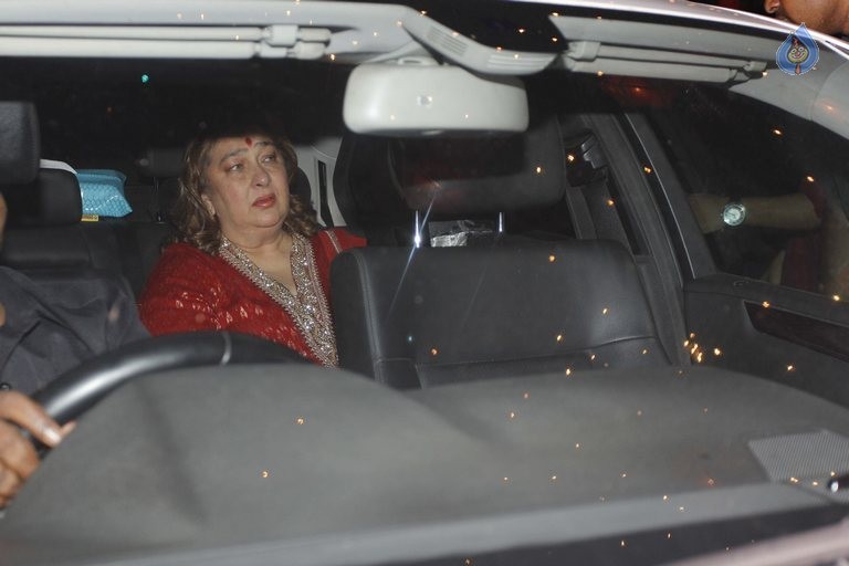 Celebrities at Amitabh Bachchan Hosted Diwali 2015 Party 1 - 9 / 106 photos
