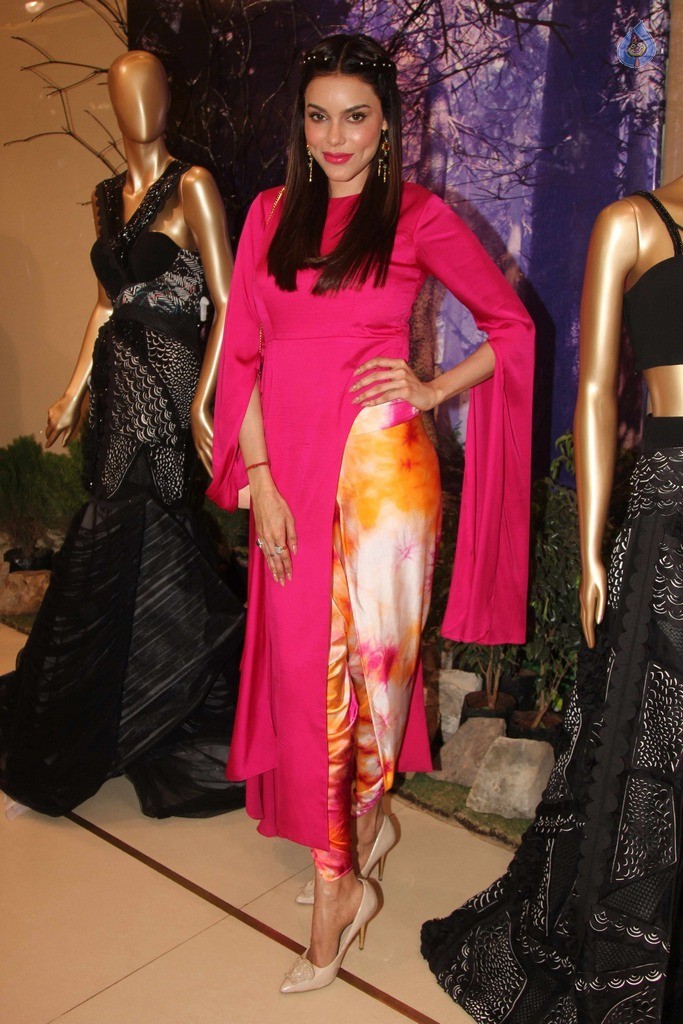 Celebrities at Esha Party Wear Collection Preview - 2 / 42 photos