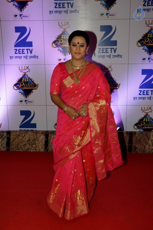 Celebrities at Zee Rishtey Awards 2015 - 12 / 93 photos