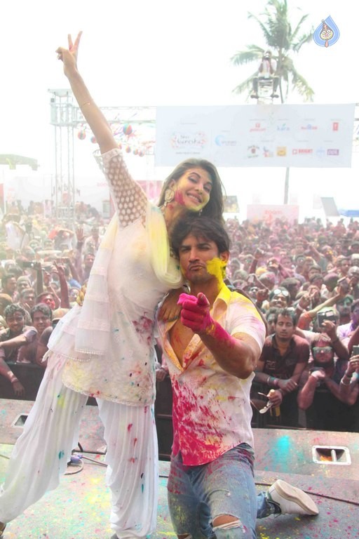 Celebrities at ZOOM Holi 2016 - 16 / 65 photos