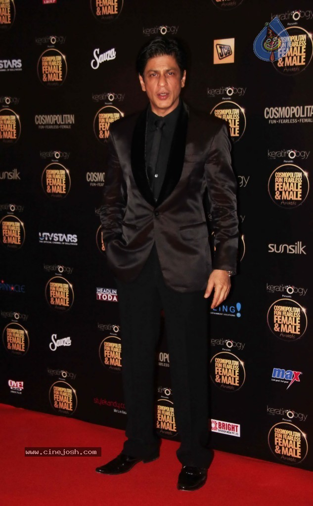 Bolly Celebs at Cosmopolitan Fun Fearless Awards - 34 / 112 photos