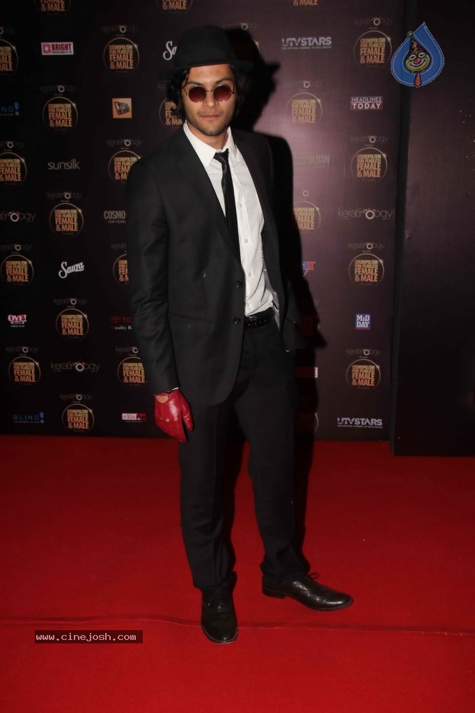 Bolly Celebs at Cosmopolitan Fun Fearless Awards - 42 / 112 photos