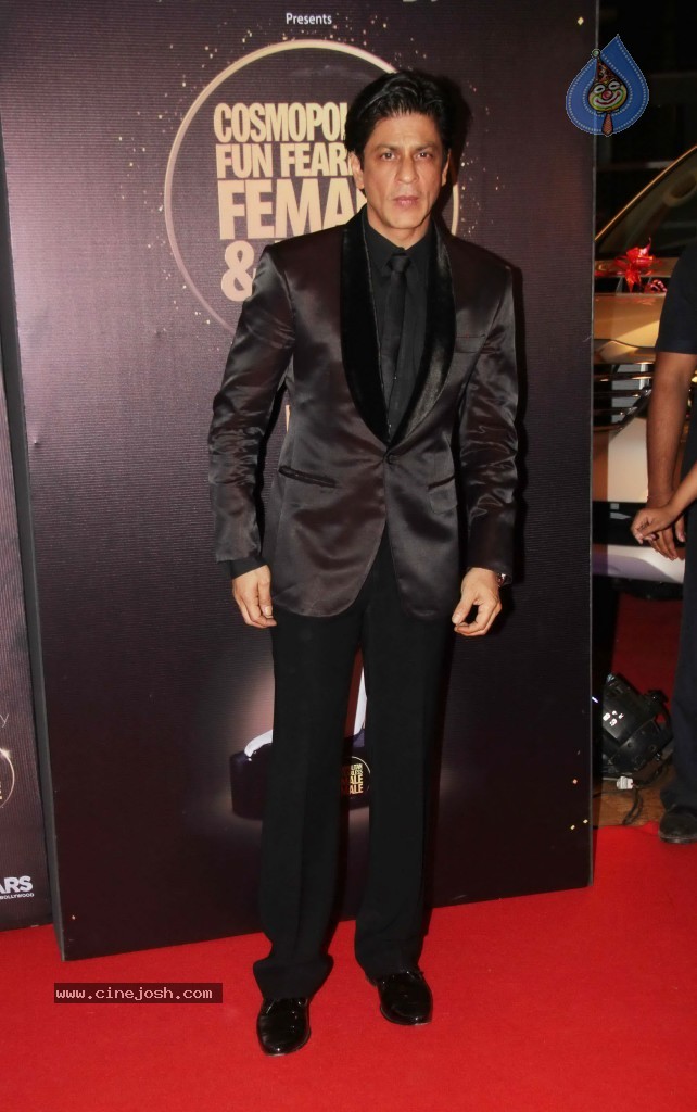 Bolly Celebs at Cosmopolitan Fun Fearless Awards - 53 / 112 photos