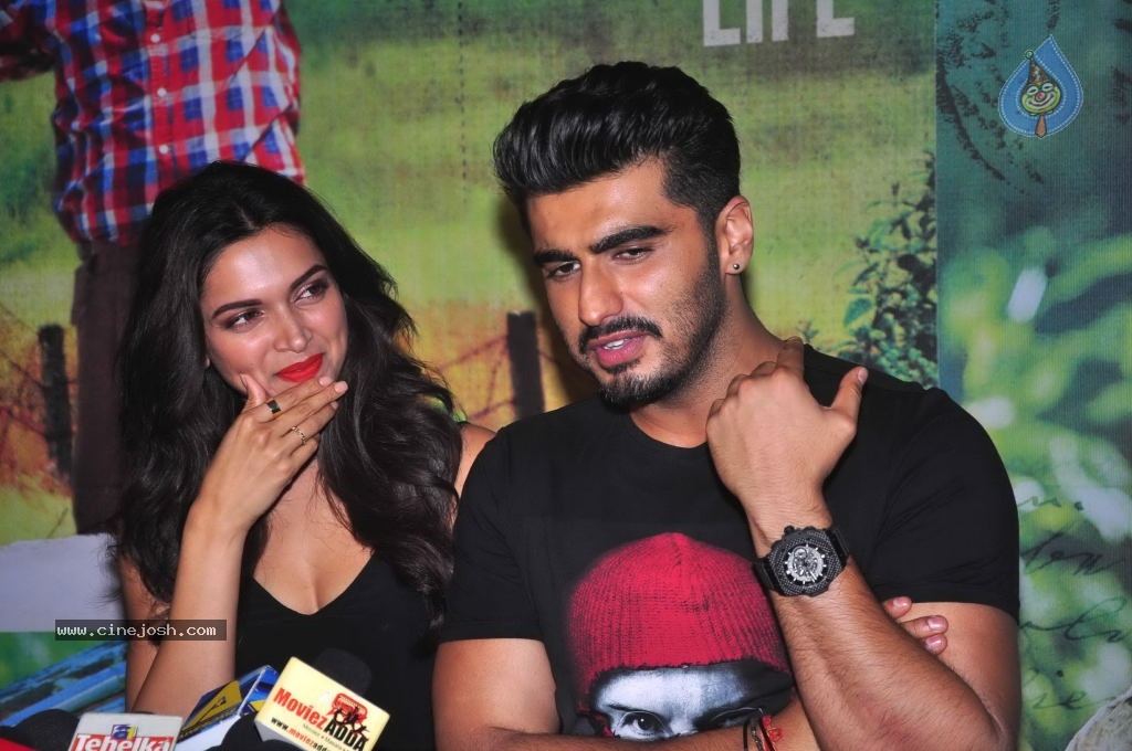 Celebs at Finding Fanny Special Show - 3 / 54 photos